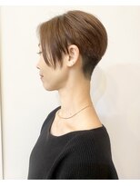 モリオ フロム ロンドン 成増店&nbsp;【morio成増/一戸】刈り上げ女子前下がりショート