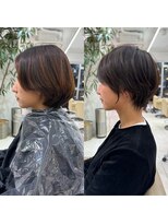 アンド ストーリーズ(&STORIES)&nbsp;前髪あり耳掛け丸みくびれショートボブ20代30代40代50代（蘭）