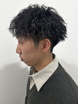 ヒュイル バイ ニアウ(Hwyl by Niau)&nbsp;メンズマッシュパーマツイストパーマスパイラルパーマ刈り上げ