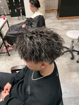 イーラ(era) パーマ/メンズ/刈り上げ/眉毛/ツイスト