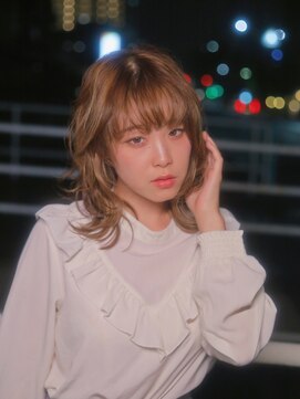 ベレッタ ネヤガワ(veretta. neyagawa) 外ハネミディ/くびれシルエット/くびれカット/顔周りレイヤー/秋