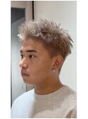 「スパイキーショート」×「ハイトーンカラー」