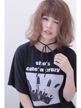 オウル(Owll) 大人可愛いミディアムウェーブ甘めバング[mignon]