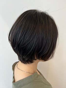 セラ(SERA) 大人可愛い前下がりひし形小顔ボブゆったりショート