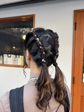 ヘアーラボ ハチ(HAIR LABO HACHI) タイトめツインアレンジ