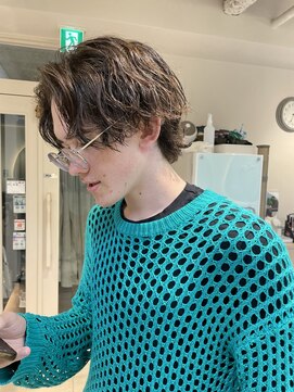 テトラ バイ ネオリーブ 横浜西口店(tetra by neolive) 横浜★ツイストスパイラルセンターパートの波巻き