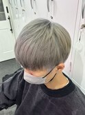 グレーカラーマッシュカット