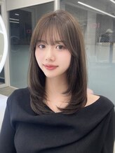 エヌアイ オモテサンドウ(ni omotesando)&nbsp;ミディアムレイヤーカット/オリーブベージュ/顔周りカット◆上野