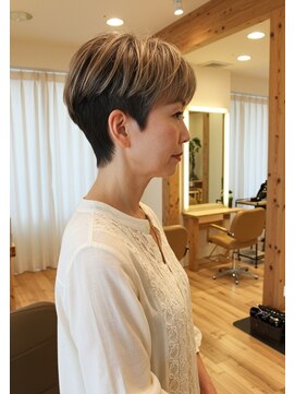 クロム(CHROM) 大人ショート20代30代40代髪質改善白髪染めトリートメント入間