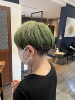 オルシェット(olchette)&nbsp;ケアブリーチでつくるグリーン×刈り上げマッシュ