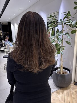 ステア ケース(stair case) 白髪ぼかしハイライトグラデーションカラー！