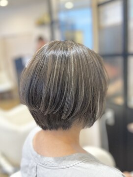 シュヴー 築地(CHEVEUX) ショートボブ/明るい白髪染め（白髪ぼかし）/40代/50代/60代/