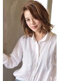 フレンチシックヘアーでヘルシーな大人くびれミディ