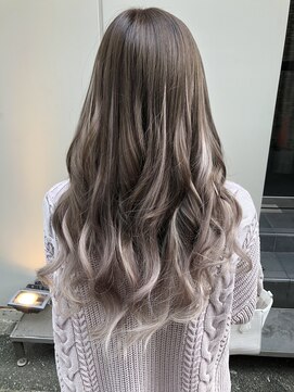 リゼル ユア 渋谷(RISEL YUA) シールエクステを使ったミルクティグラデーションカラー