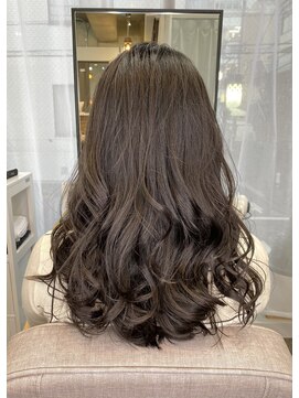 ヘアアンドメイク スタジオ ミムロ(HAIR&MAKE STUDIO MIMURO) ロングレイヤー・ミルクティーグレージュ【MIMURO 浦和】