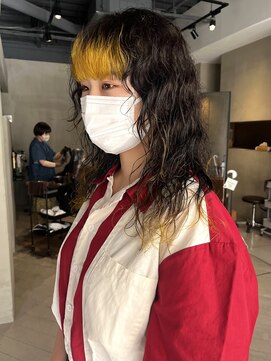 ヘアー アイス ルーチェ(HAIR ICI LUCE) デザインカラー ミディアムパーマ イエローカラー /中西