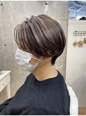 白髪ぼかしショート