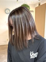 リングバイモアムー(Ring by Moremuu)&nbsp;イッシー　ハイライト　白髪ぼかし