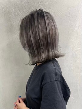 ギークス(GEEKS) 【GEEKS渋谷】ハイライト/くびれボブ/ホワイトグレージュ/透明感