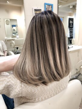 ウォンク(WONK.) [WONK.] バレイヤージュ　ヌーディーベージュ