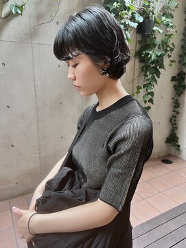 ジェノ(JENO by apish) モードで大人ガーリーなショートボブのゆるめパーマ!