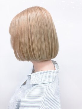 サロン ウナ(Salon una) 【ブリーチ/カラー】ハイトーン ボブ