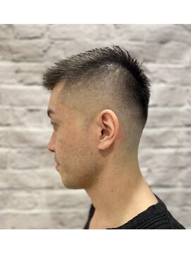 グレイスフル バーバープラチナム 六本木店(Graceful Barber platinum) ハイフェード