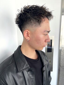 スリー(THREE) ツイストパーマ×フェードカット