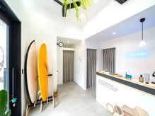 ウェルヘアー(UEL HAIR)の雰囲気（店名の由来『ウミガメ』と『海』をイメージしたレセプション。）