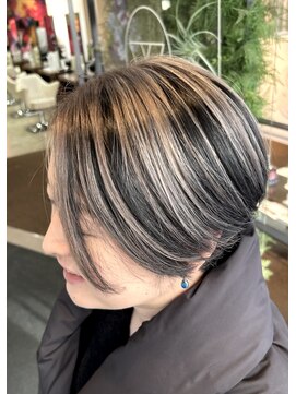 ダブル アンダーバー サロン(W_SALON) 【W_SALON 河原町】プラチナシルバー/アンブレラカラー/白髪ぼか