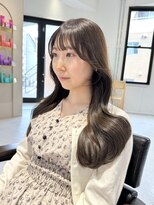 ルル(loulou)&nbsp;loulou オリーブベージュ　艶々レイヤーカット　前髪顔まわり