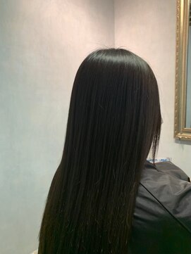 ロアゾブルーミュージアム(L'oiseau Bleu museum) 艶のあるまとまりスタイル