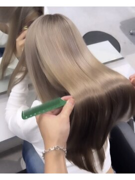 キング 梅田店(K!ng) 縮毛矯正髪質改善レイヤーカットトリートメント心斎橋美容室