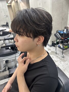 クロム トウキョウ ザ バーバーアルト 神保町店(CHROM TOKYO the Barber ALT) 毛流れセンターパート