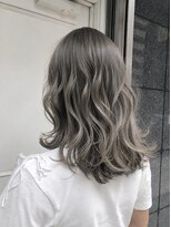 イル(iLu.)&nbsp;アッシュグレーグレージュオリーブグリーン