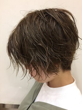 ユーリ(JUURI) ショートパーマ