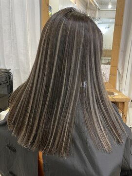 エトラ 渋谷店(etora) ハイライトカラー グレージュ ケアブリーチ