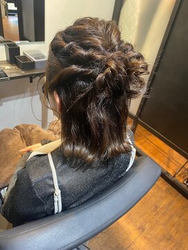 ネウィ ジャム 町田(newi JAM) 20代・30代・40代似合う小顔ヘアアレンジ♪二次会ブライダル花嫁