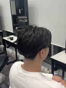 メンズサロンドットリアン(dot. lien) テーパーフェードセンターパート