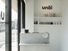 ウノイ(unoi)の雰囲気(店販棚にはこだわりの商品)