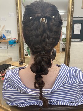 アトリエ ラブラドレッセンス(atelier labrado rescence) およばれヘアセット