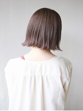 エミュー(emu by Amitie)&nbsp;外はねボブ×ミルクティーグレージュ