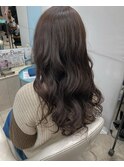 グレージュカラーで落ち着いた雰囲気に♪