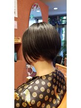 ヘアメイク ビアンエートル(hair make bie etre) 刈り上げ、前下がりショートヘア