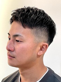 カットはもちろん、自分では難しいひげ・眉のお手入れはプロにお任せ！身だしなみを整えて好感度UP◎