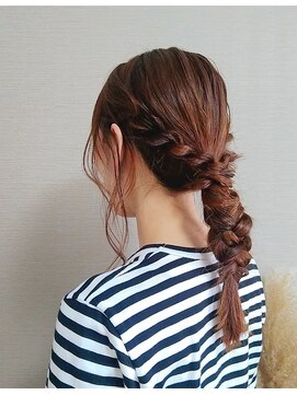 みどりの美容室 ネジネジ巻いてシンプルにに。
