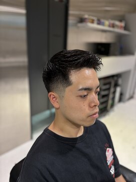 フランクスバーバーザスタンド(Frank’s barber the stand) メンズバーバーフェードショートアップバングパーマF