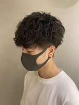 ウノプリールヴァモス(unopulir Vamos) スパイラルパーマ刈り上げ黒髪カジュアルヘアくせ毛カット