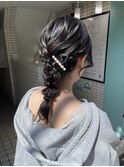 黒髪でも映える編みおろしアレンジ