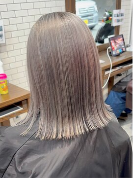 アミーゴ(AMIGO) シルバーグレージュ 外はねボブ